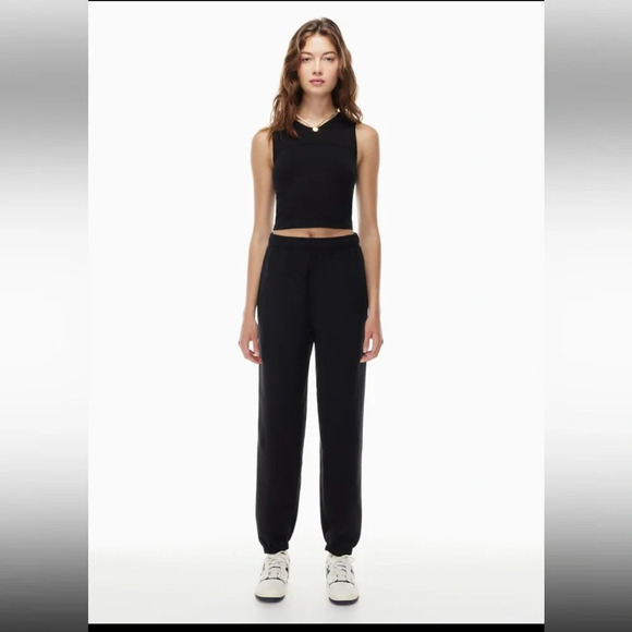 Aritzia Pants - Tna
Extra Fleece Mega
Sweat pant Black size XXS Cozy Comfortable Loungewear